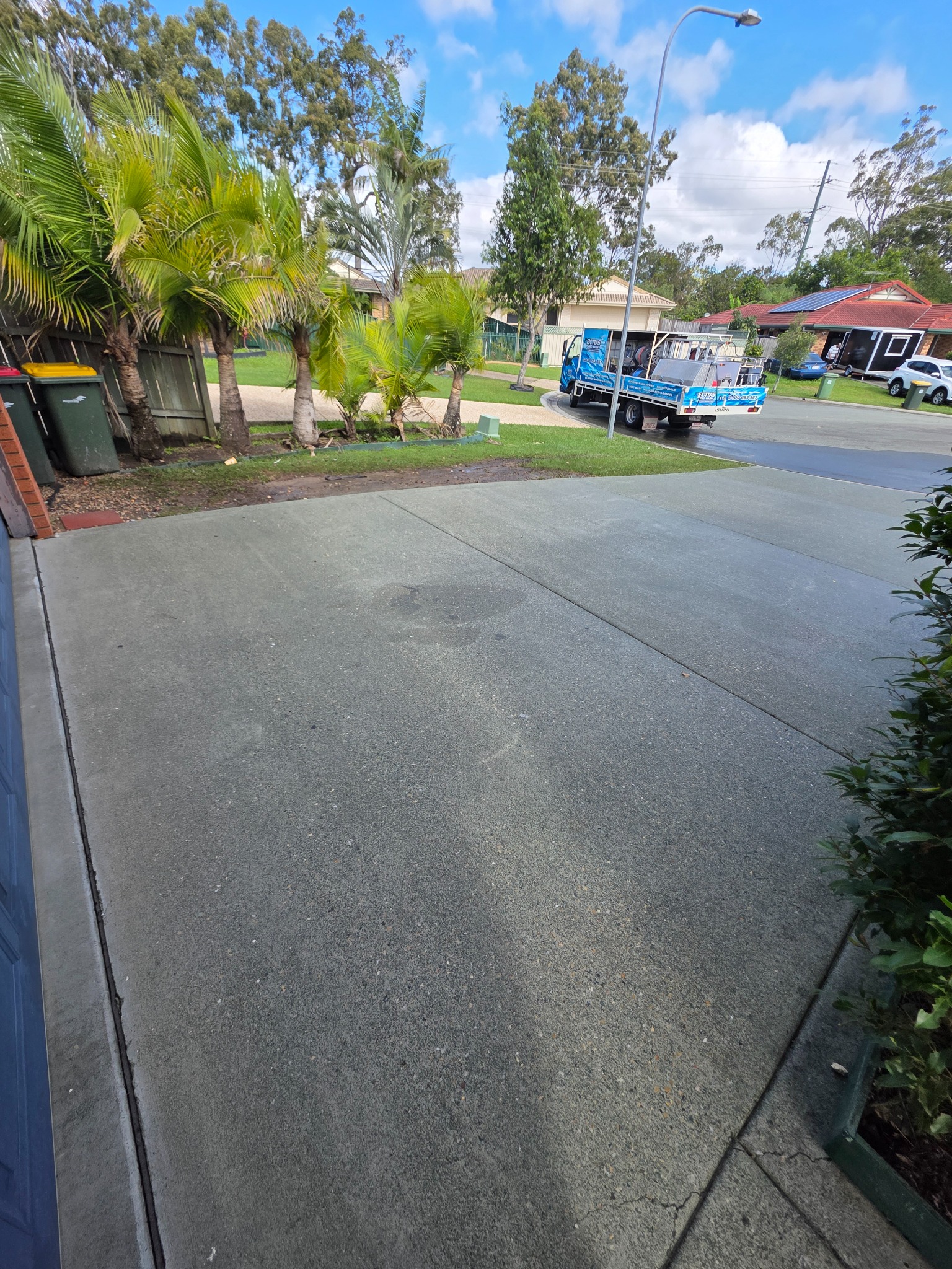 Driveway after pressure cleaning